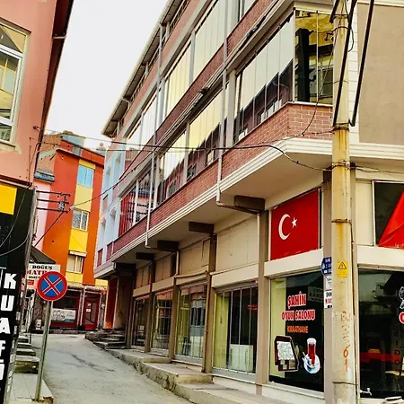 Uyu Hotel *